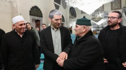 Vali Aktaş Bayram Namazının Ardından Vatandaşlarla Bayramlaştı