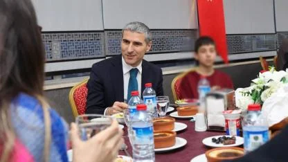 Vali Aktaş İftarını Çocuklarla Yaptı