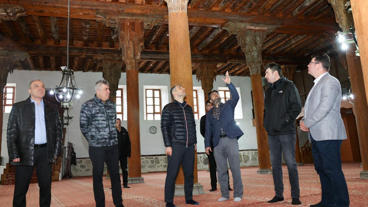 Vali Aktaş Ulu Cami’yi İnceledi