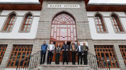 Vali Aktaş, Zafer Müzesi’nde İncelemelerde Bulundu