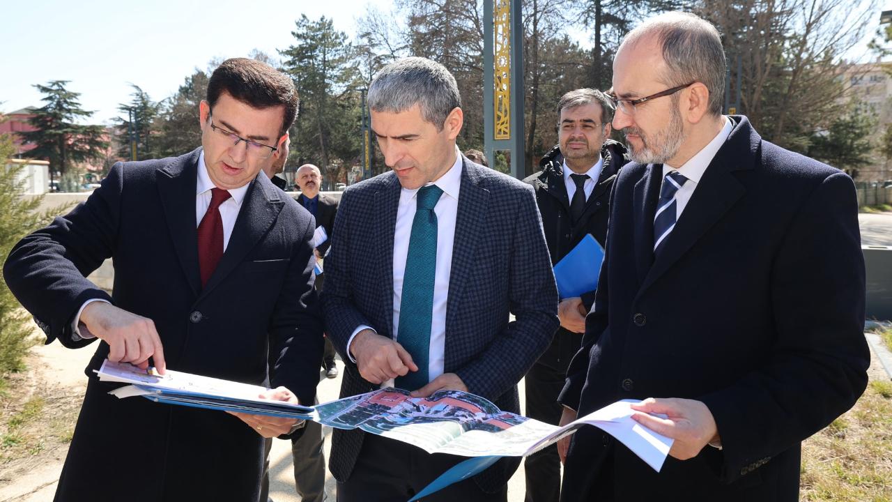 Vali Naci Aktaş, Millet Bahçesi’ndeki Çalışmaları İnceledi