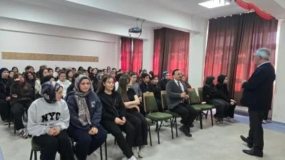 Zübeyde Hanım Kız MTAL'de Bilim Söyleşisi