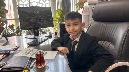 23 Nisan’da Minik Müdürden Büyük Jest: İlk Talimatıyla Arkadaşlarını Sevindirdi