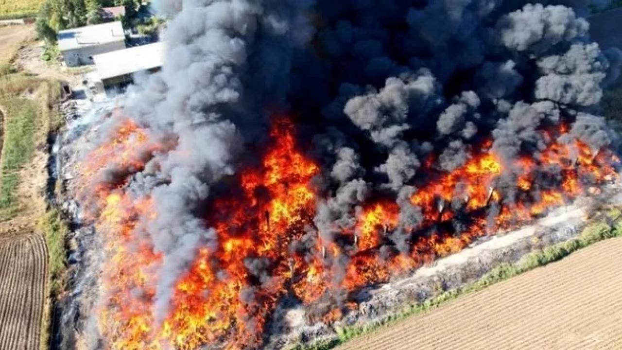 Adana’da Geri Dönüşüm Fabrikasında Korkutan Yangın!