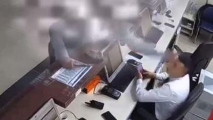 Afyon Otogarda Dehşet! Tokat Attı, Bıçağı Çekti!