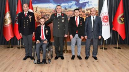 Afyon’da 2 Gaziye “Malul Gazi” Rozeti Takıldı