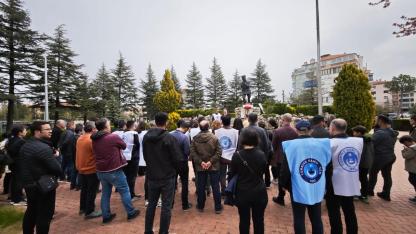 Afyon’da Eğitimde Şiddete Karşı Anma Atatürk Anıtı’na Çelenk Bırakıldı