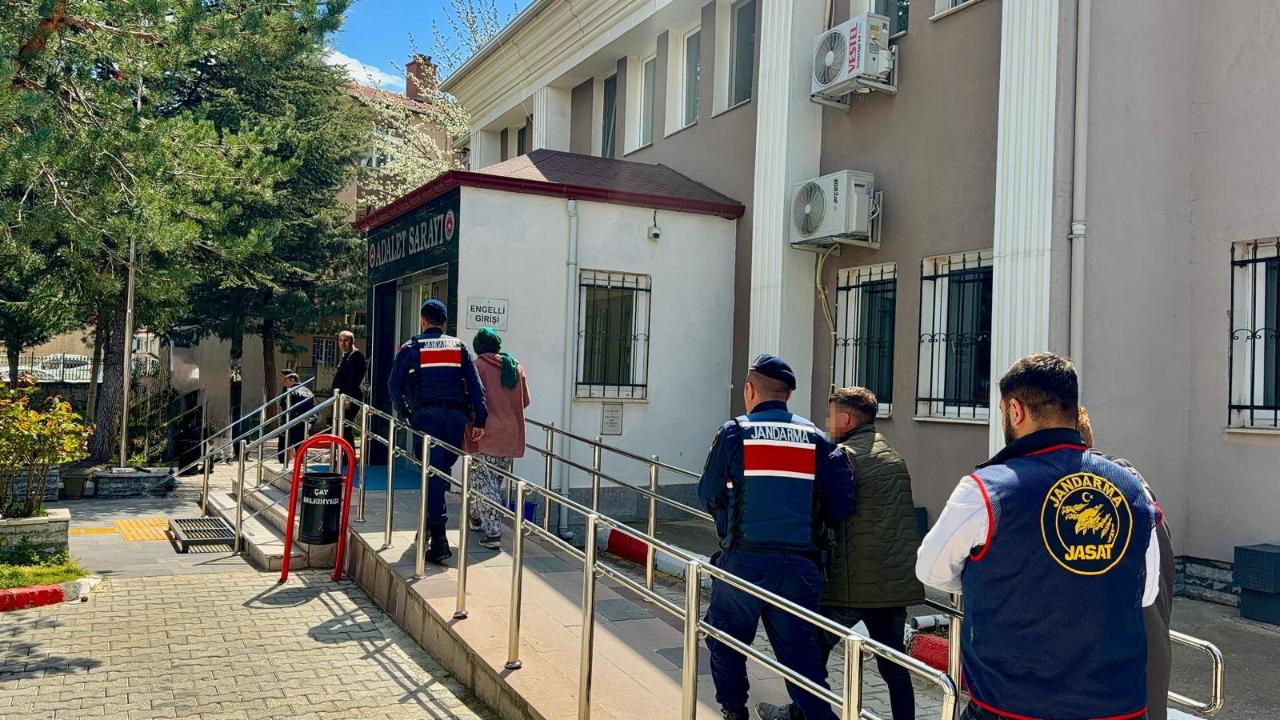 Afyonda İntihar Ettiği Söylenen Genç Kadının Cinayete Kurban Gittiği Öğrenildi