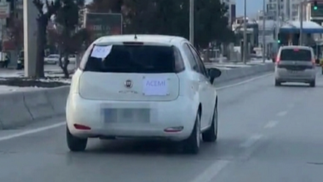 Afyon’da Sürücünün İlginç Yöntemi Gülümsetti