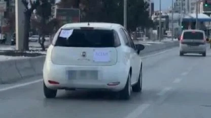 Afyon’da Sürücünün İlginç Yöntemi Gülümsetti