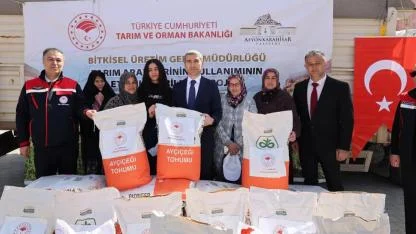 Afyonkarahisar’da 243 Çiftçiye 1027 Torba Tohum Desteği