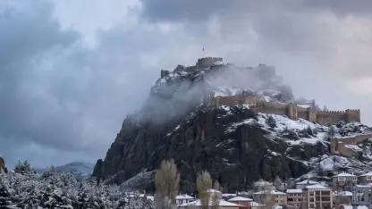 Afyonkarahisar’da Bahar Ortasında Kış Kapıda: Yüksek Kesimlerde Kar Bekleniyor