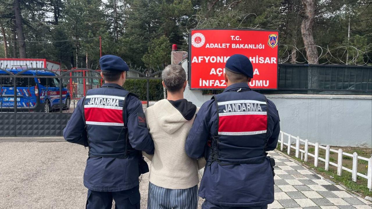 Afyonkarahisar'da Jandarmadan Kaçamadılar: Aranan 55 Şahıs Yakalandı