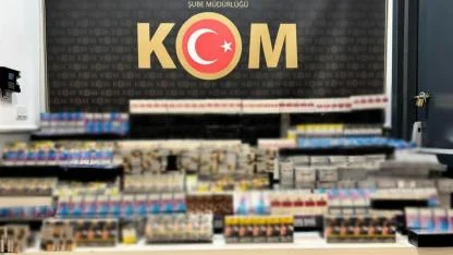 Afyonkarahisar’da Saman Dolu Bir Tırdan Kaçak Sigara Çıktı