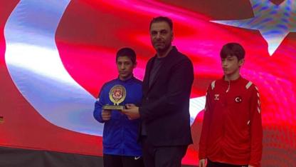 Afyonlu Güreşçi Abdullah Sarı Türkiye Şampiyonu Oldu