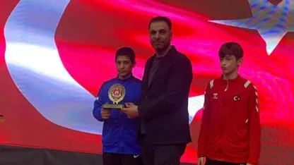 Afyonlu Güreşçi Abdullah Sarı Türkiye Şampiyonu Oldu