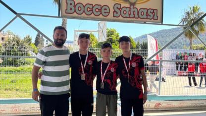 Afyonlu öğrencilerden büyük başarı: Karaaslan Ortaokulu Türkiye üçüncüsü oldu