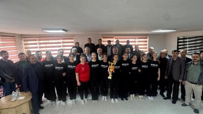 AK Parti’den Şampiyon Sporculara Altın Ödül