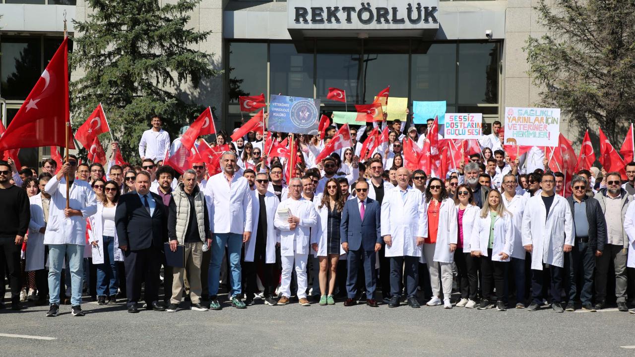 AKÜ’de “Dünya Veteriner Hekimler Günü” Coşkuyla Kutlandı