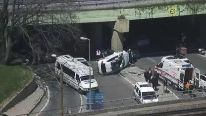 Bakırköy’de Feci Kaza: Takla Atan Otomobil Alt Geçide Çarptı, 1 Kişi Yaralandı!