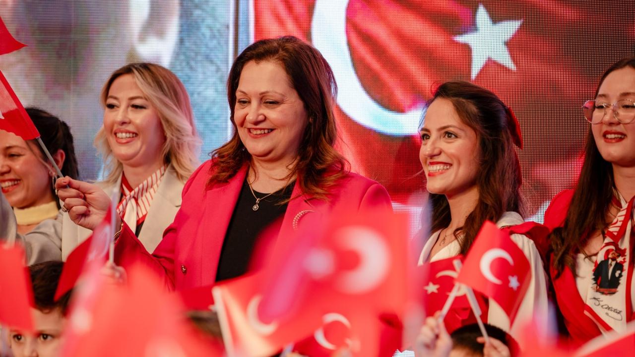 Başkan Köksal, 23 Nisan Coşkusunu Çocuklarla Paylaştı