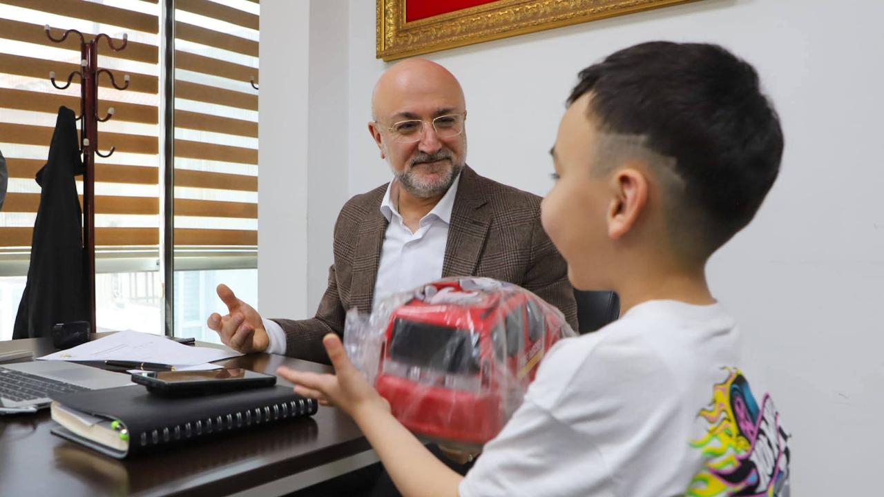 Başkan Şahin "Bizim Kapımız Makam Kapısı Değil, Gönül Kapısıdır"