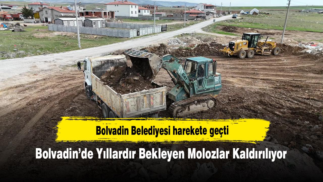 Bolvadin’de Yıllardır Bekleyen Molozlar Kaldırılıyor