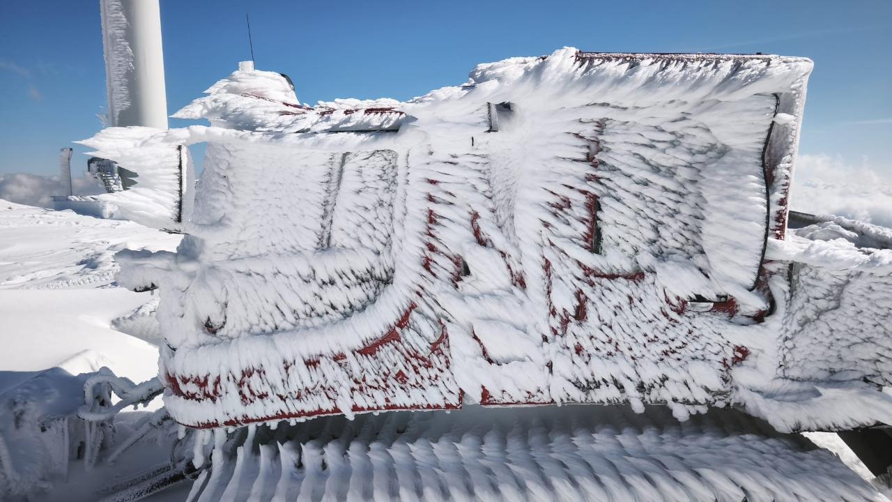Enerji Yolunda Kar Mesaisi: Afyon’un Zirvesinde 5 Saatlik Dev Mücadele