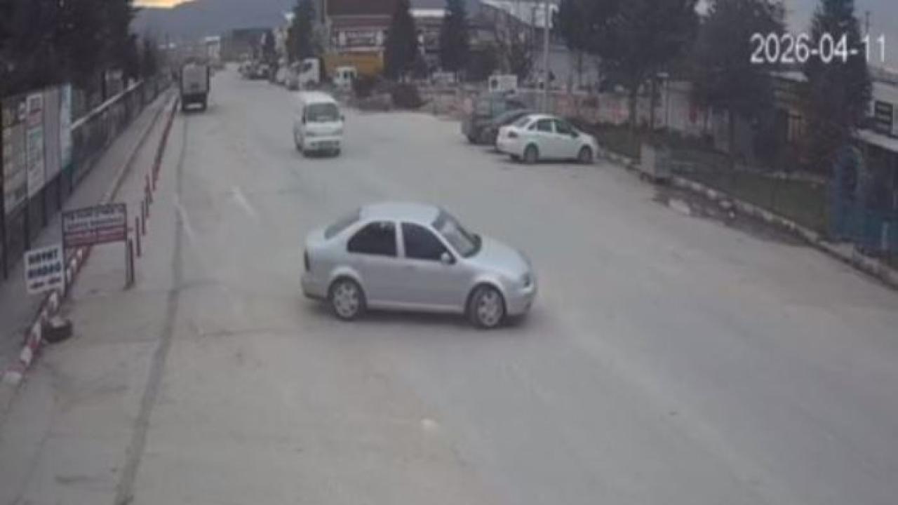 Hem Lastiğini Hem de Cüzdanını Yaktı!