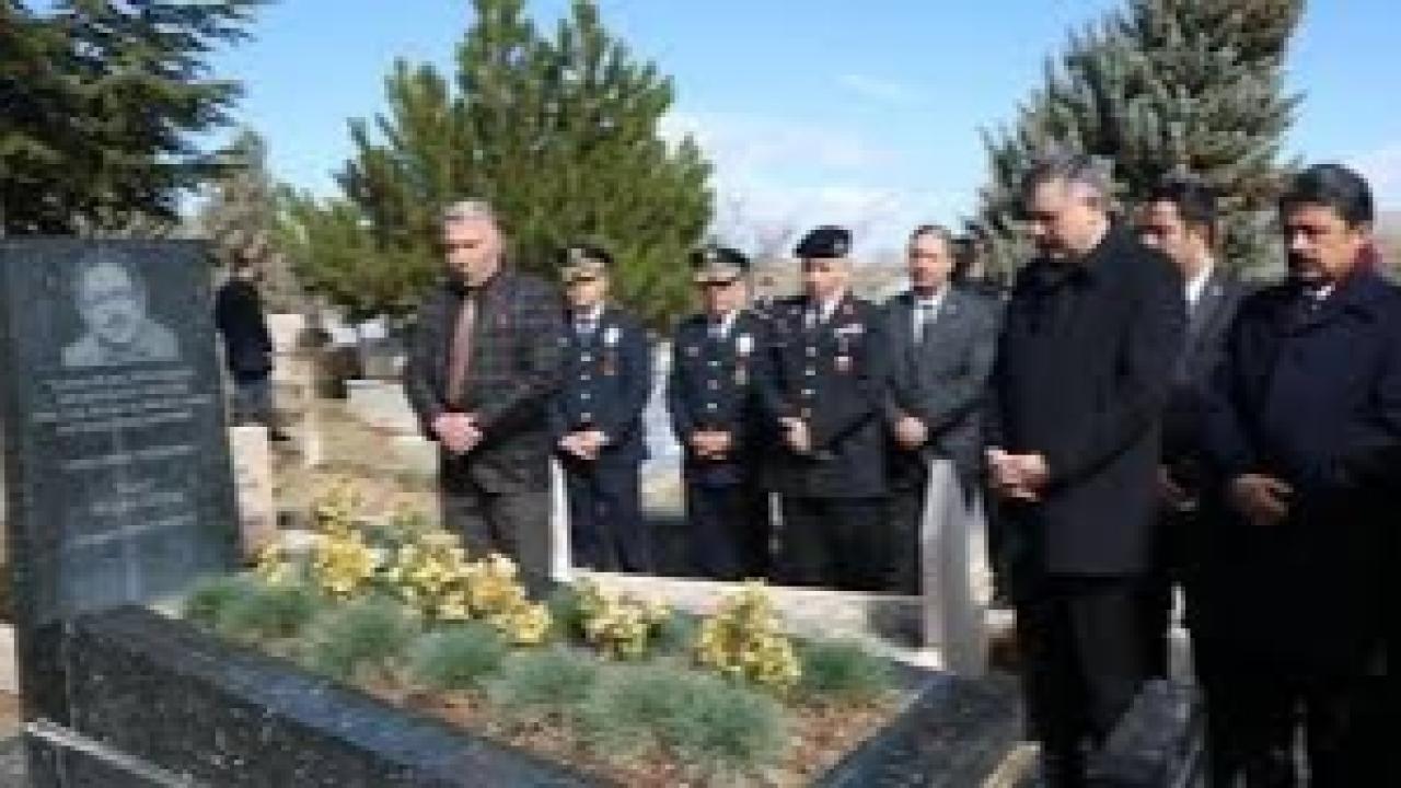 İçişleri Bakanı Çiftçi, Kırşehir’de Neşet Ertaş’ın Kabrini Ziyaret Etti!