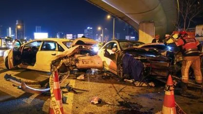 İSTANBUL - Ataşehir'de  Aracından İnen Sürücü Otomobilin Çarpması Sonucu Yaşamını Yitirdi!