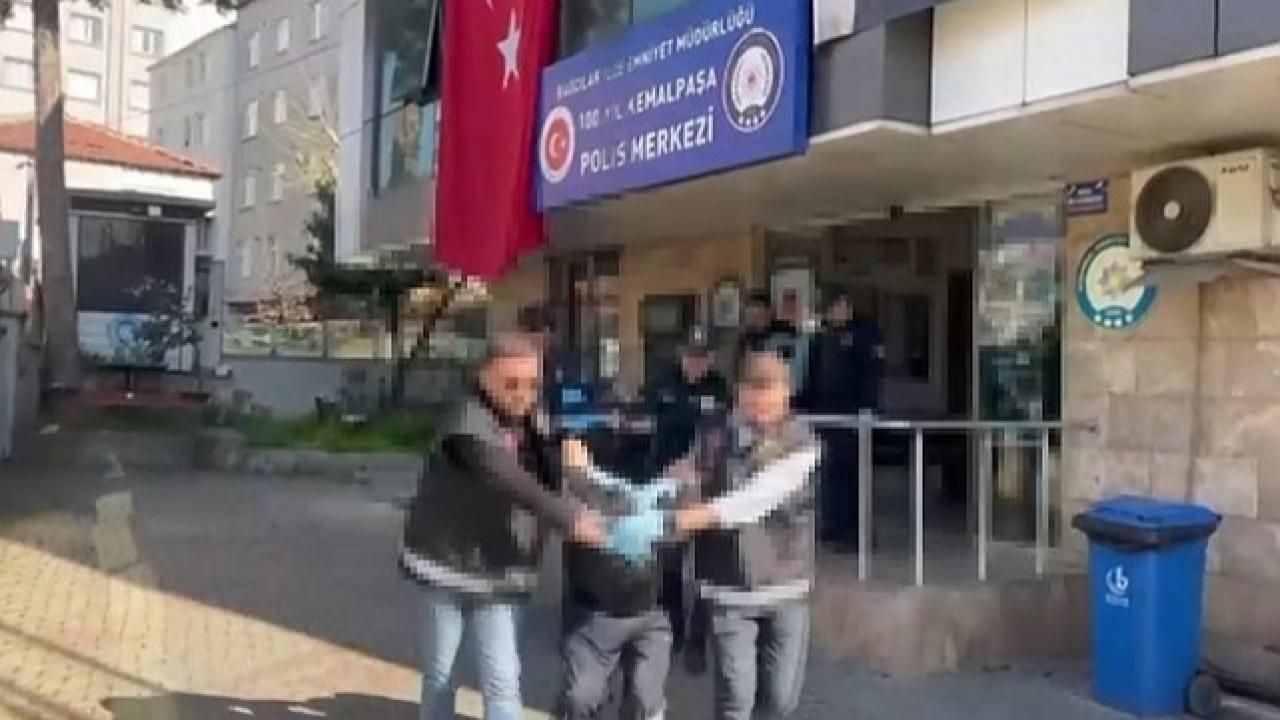 İstanbul Bağcılar’da Bıçaklı Kavga: 17 Yaşındaki Şüpheli 2 Polisi Yaraladı!