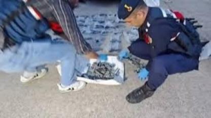 İstanbul’da Nefes Kesen Operasyon: Araçta 1.021 Tabanca Ele Geçirildi!