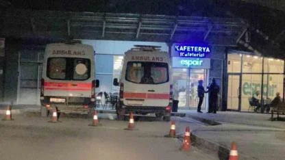 İzmir Buca’da Gıda Zehirlenmesi Şüphesi: 28 Öğrenci Hastaneye Kaldırıldı