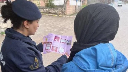 Jandarmadan Bolvadin’de Hem Bilgilendirme Hem Okul Mesaisi