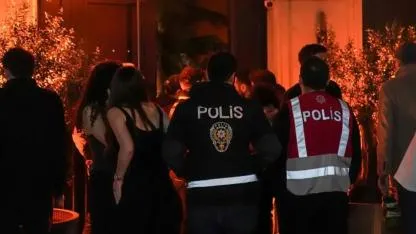 Kadıköy’de Geniş Çaplı Uyuşturucu Operasyonu: 107 Kişi Gözaltına Alındı!