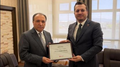 Karataş’tan AKÜ’ye Ziyaret