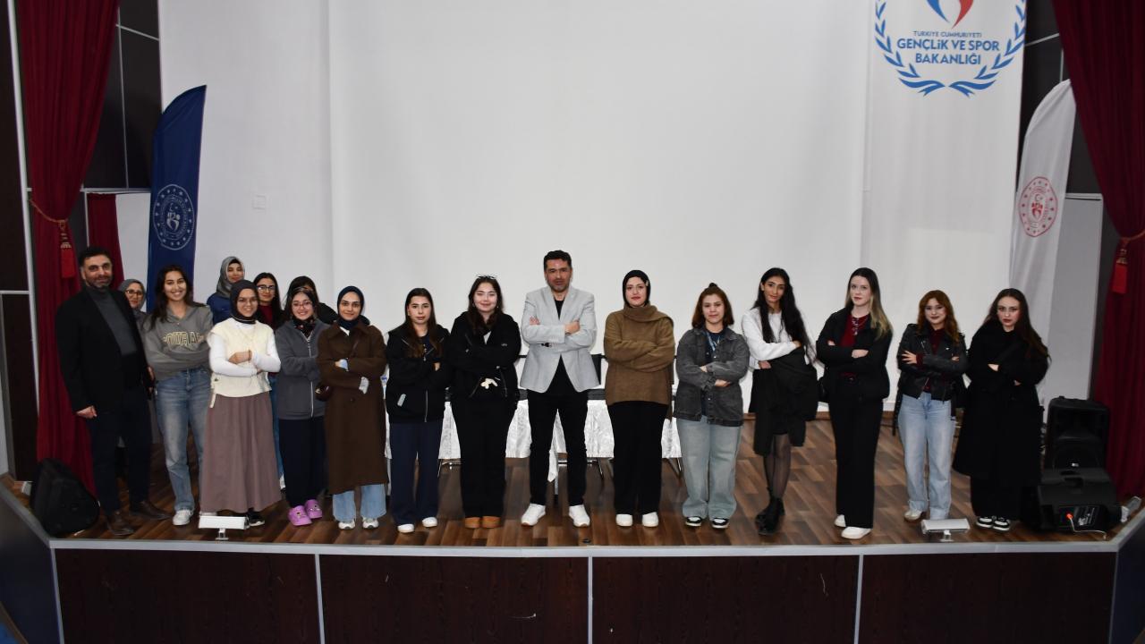 Maziden Atiye… Beklenen Sensin Konferansı Yoğun Katılımla Gerçekleştirildi