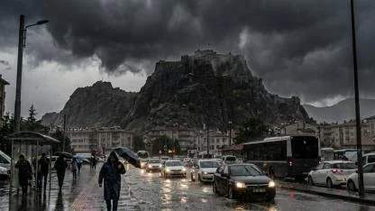 Meteoroloji’den Afyonkarahisar’a "Kuvvetli" Uyarı: O Saatlerde Dışarı Çıkacaklar Dikkat!