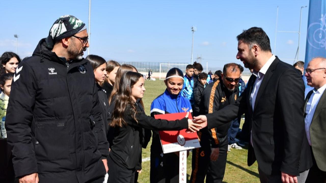 Okul Sporları Yıldızlar Futbol Yarı Final Müsabakaları Başladı