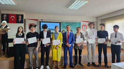 Atatürk Anadolu Lisesi’nden Türkiye’de Bir İlk: Veliler Panelde Buluştu