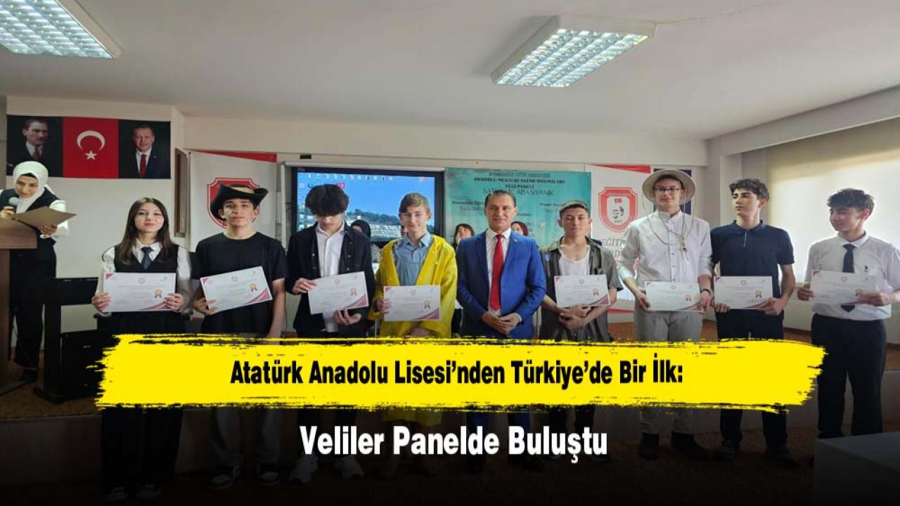 Atatürk Anadolu Lisesi’nden Türkiye’de Bir İlk: Veliler Panelde Buluştu