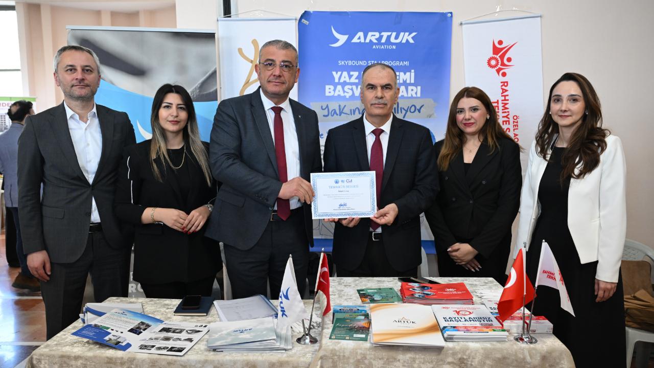 AKÜ’de “İİBF Kariyer Günü”: RSP Teknik Koleji ve Artuk Havacılık Öğrencilerle Buluştu