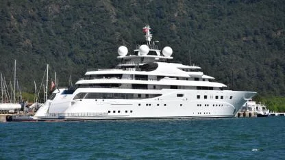 Dev Lüks Yat “A+” Marmaris’e Demir Attı: 400 Bin Litre Akaryakıt İkmali Yapıldı