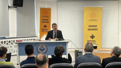Afyonkarahisar’da Öğretmen Akademileri Kapsamında Edebiyat Buluşmaları Sürüyor