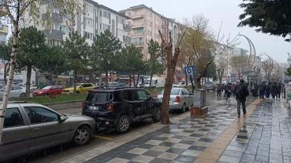 Afyonkarahisar’da Nisan Ayında Kar Sürprizi: Şehir Merkezinde Etkili Oldu