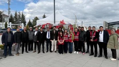 CHP Afyonkarahisar Gençlik Kolları’ndan Üye Seferberliği: 4 Saatte 40 Kişi Katıldı