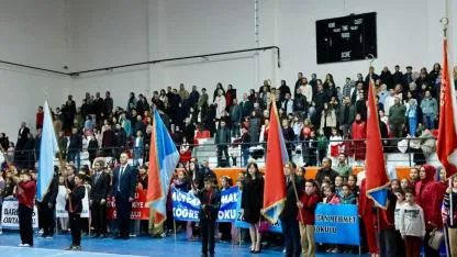 Sandıklı’da 23 Nisan Coşkusu Spor Salonuna Sığmadı