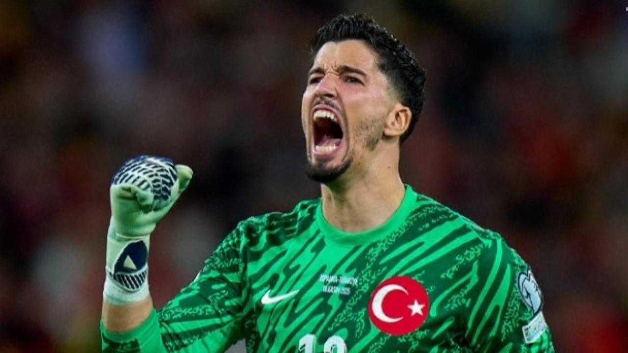 Altay Bayındır kimdir? Kaç yaşında, nereli, boyu kaç ve hangi takımda oyunyor?