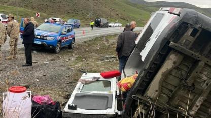 Muş’ta Yolcu Minibüsü Dere Yatağına Yuvarlandı: 16 Yaralı!